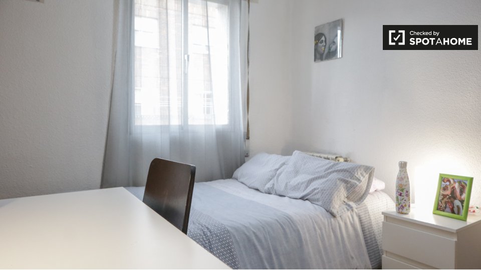Double room Madrid, 4 beds — photo 2