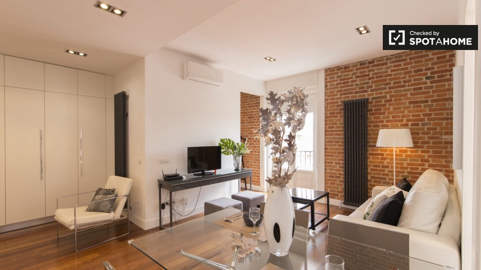Apartment Madrid, 3 beds, 1m² — photo 1