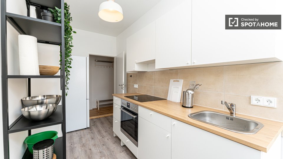 Double room Berlin, 5 beds, 79m² — photo 11