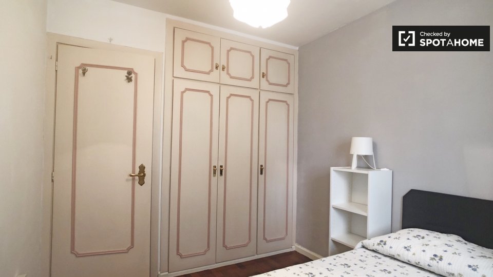Double room Madrid, 3 beds, 160m² — photo 14