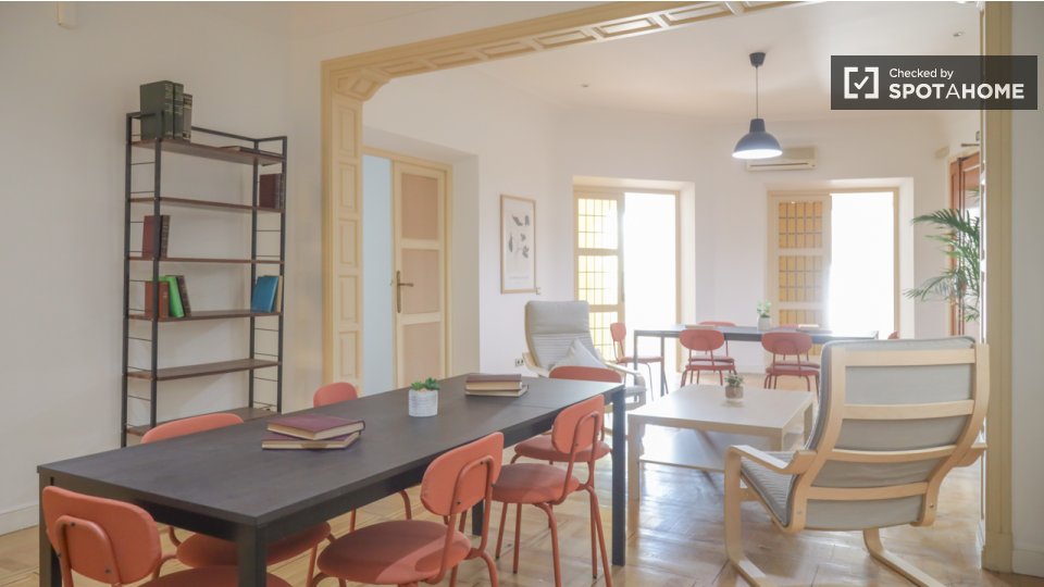 Double room Madrid, 18 beds — photo 10