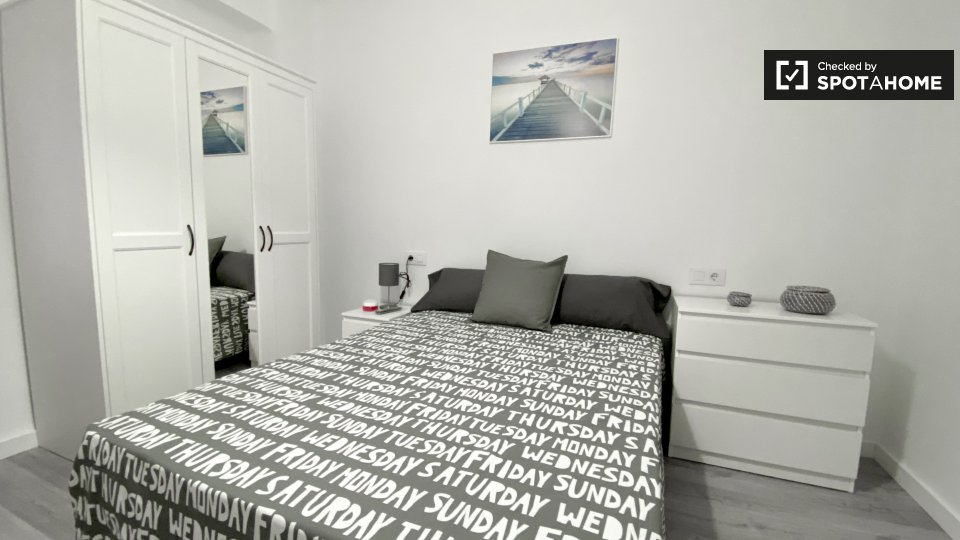 Double room Valencia, 4 beds, 65m² — photo 3