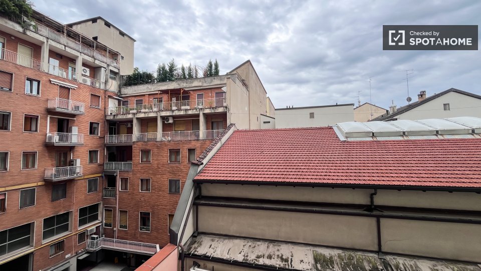 Double room Milan, 5 beds — photo 8