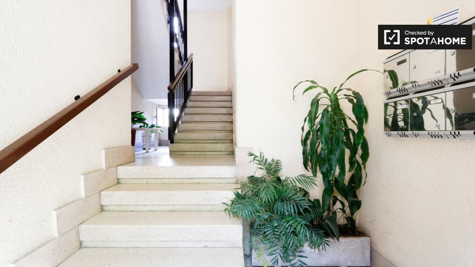 Double room Madrid, 3 beds, 85m² — photo 17