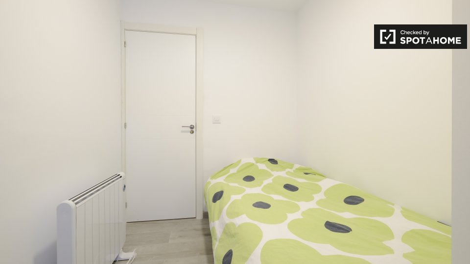 Double room Madrid, 4 beds, 70m² — photo 4
