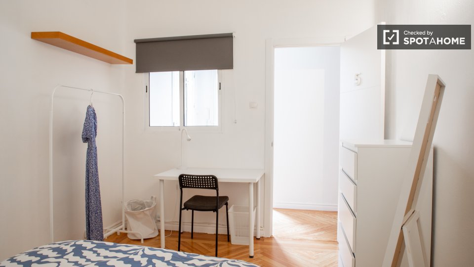 Double room Madrid, 5 beds — photo 17