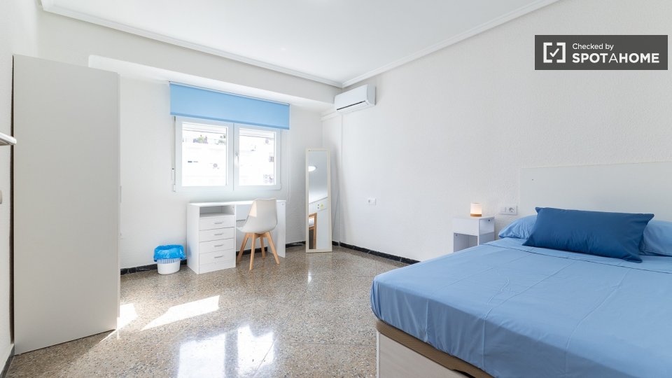 Double room Valencia, 5 beds — photo 1