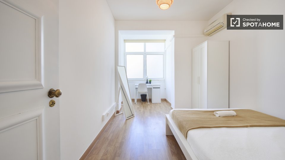 Double room Lisbon, 9 beds — photo 13