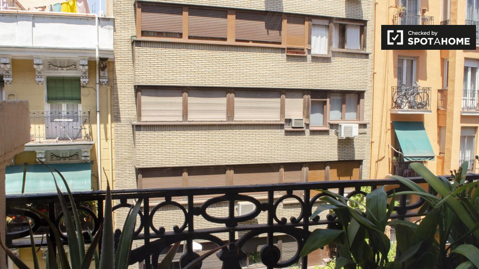 Double room Madrid, 3 beds, 100m² — photo 15
