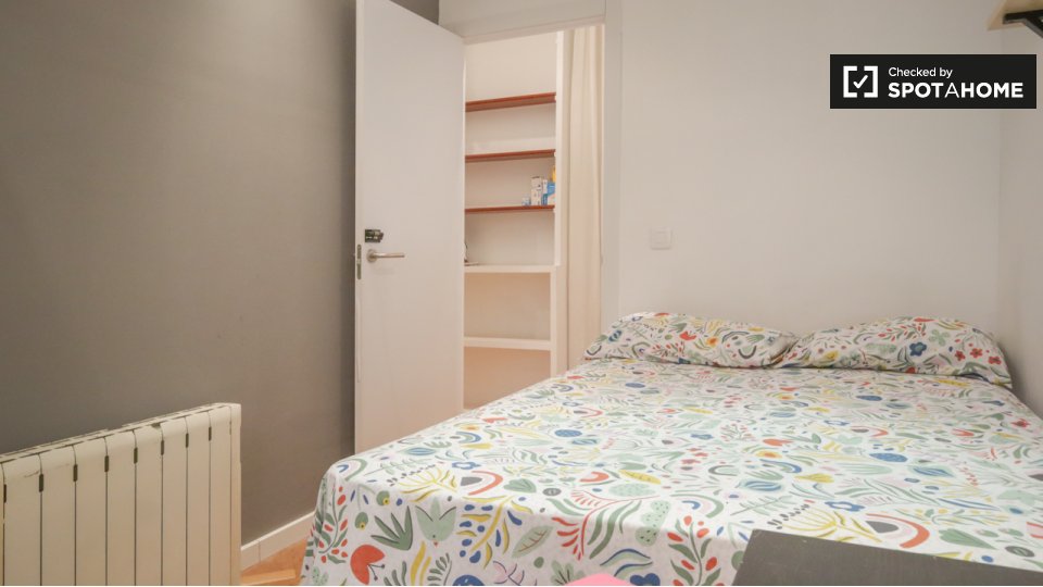 Double room Madrid, 7 beds, 200m² — photo 6