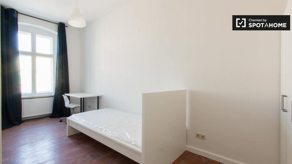 Double room Berlin, 4 beds, 79m² — photo 16