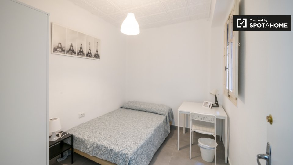 Double room Valencia, 3 beds — photo 19