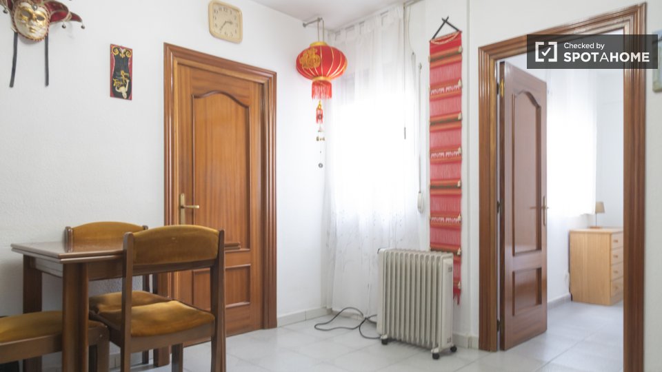 Double room Madrid, 3 beds — photo 8