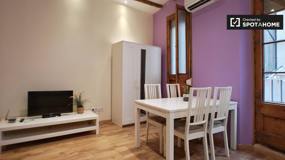 Apartment Barcelona, 1 bed, 36m² — photo 2