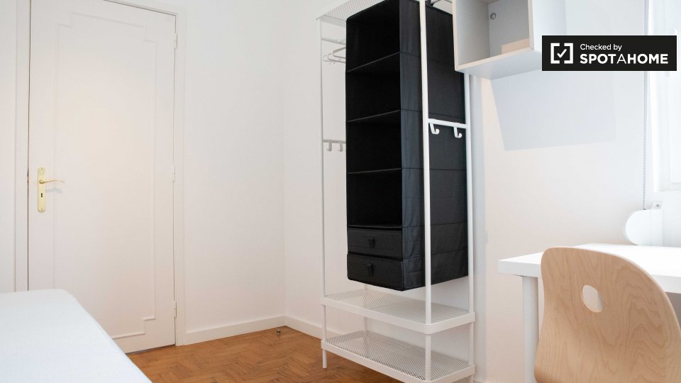 Double room Lisbon, 5 beds — photo 3
