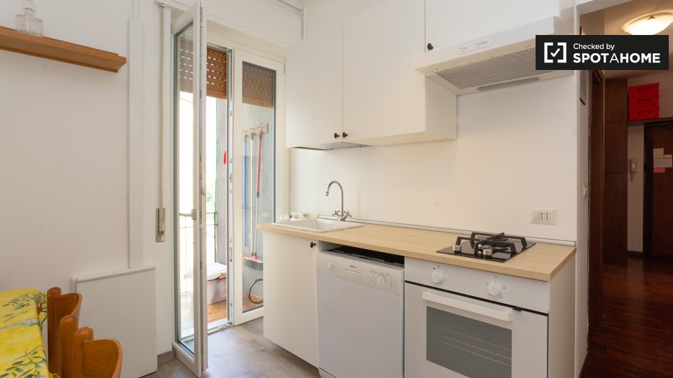 Double room Milan, 3 beds — photo 10