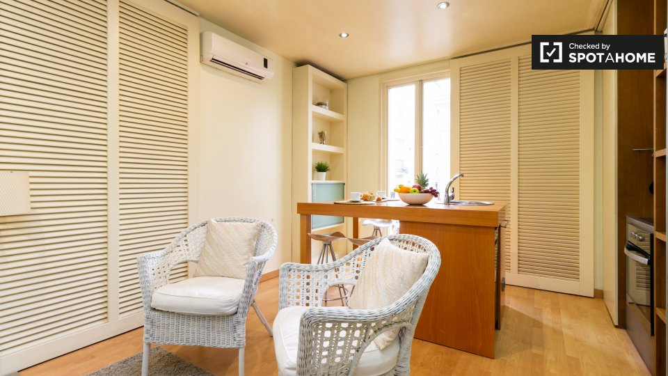 Apartment Barcelona, 1 bed — photo 1