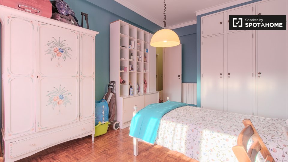 Double room Lisbon, 4 beds, 105m² — photo 32