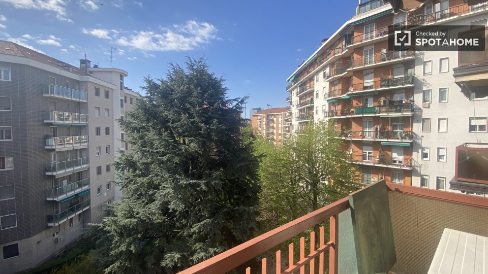 Double room Milan, 2 beds — photo 14