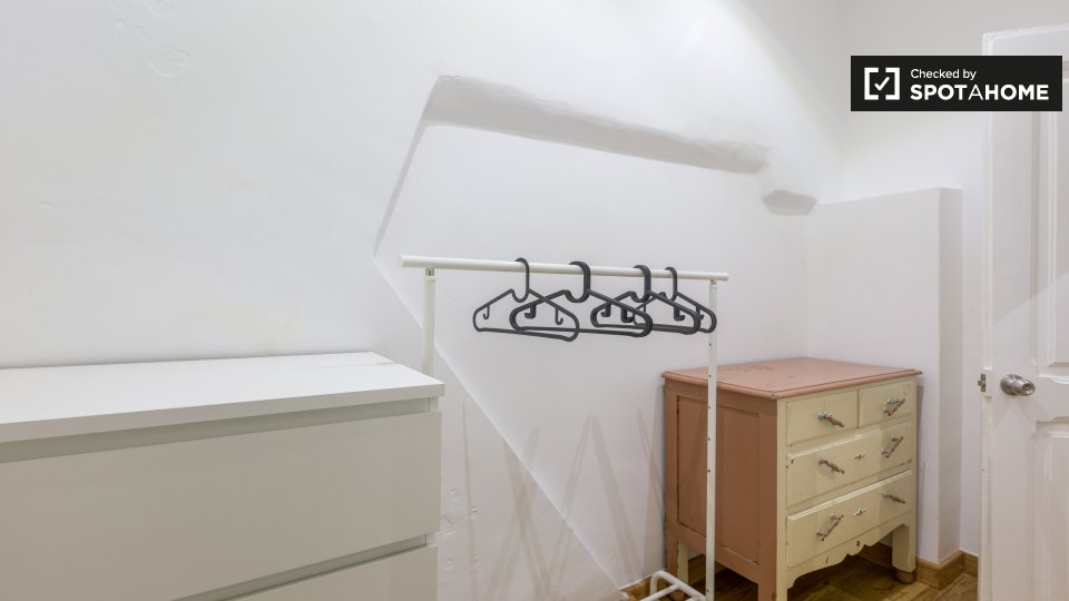 Double room Lisbon, 6 beds, 120m² — photo 10