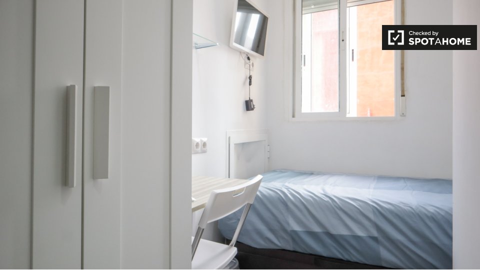 Double room Madrid, 5 beds — photo 11