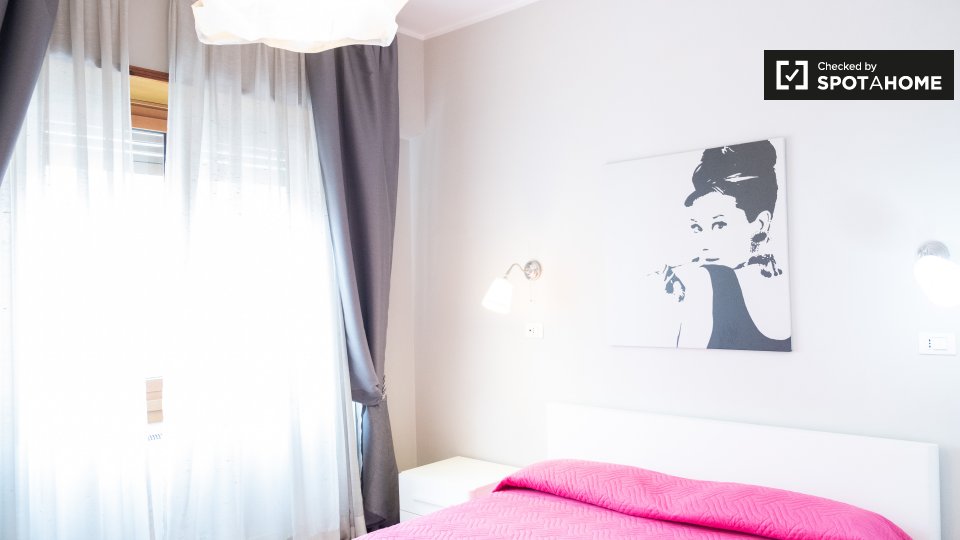 Double room Rome, 3 beds, 100m² — photo 1
