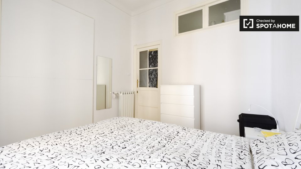 Double room Madrid, 4 beds, 110m² — photo 5