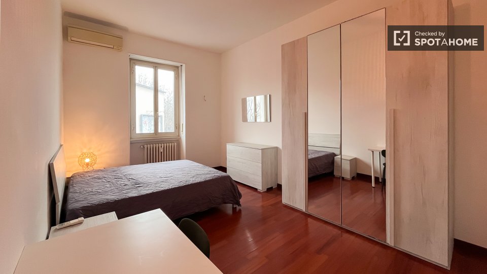Double room Milan, 3 beds — photo 11