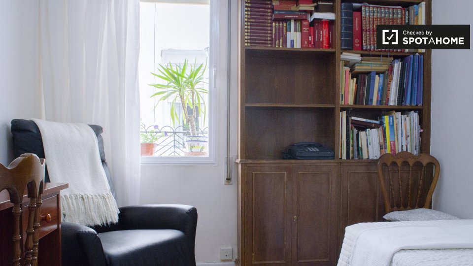 Double room Madrid, 3 beds, 100m² — photo 6