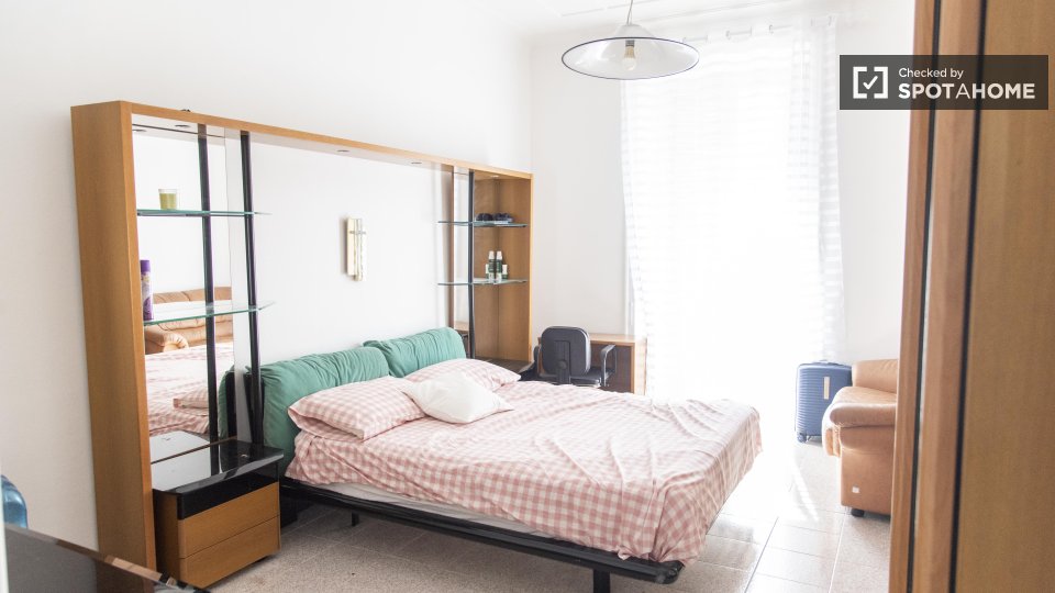 Double room Rome, 3 beds — photo 5