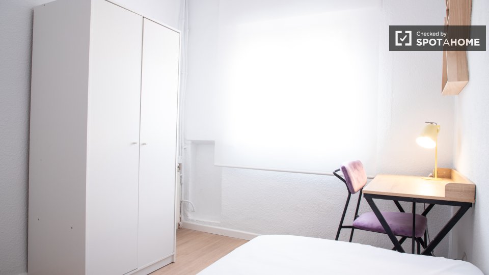 Double room Madrid, 4 beds — photo 15