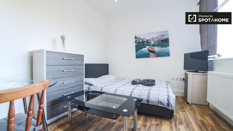 Apartment mono London — photo 1