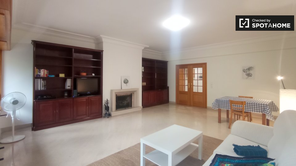 Double room Lisbon, 5 beds, 300m² — photo 19