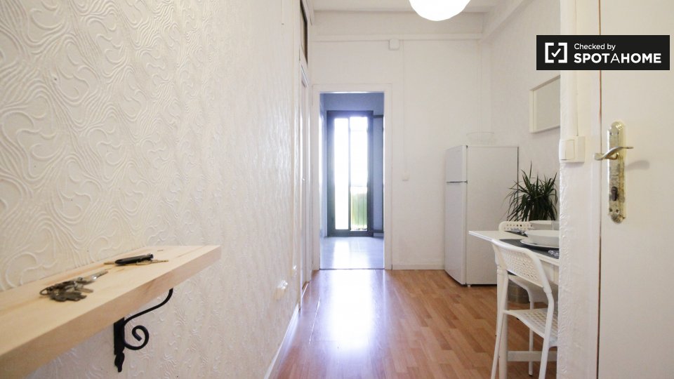 Apartment Barcelona, 2 beds, 55m² — photo 1