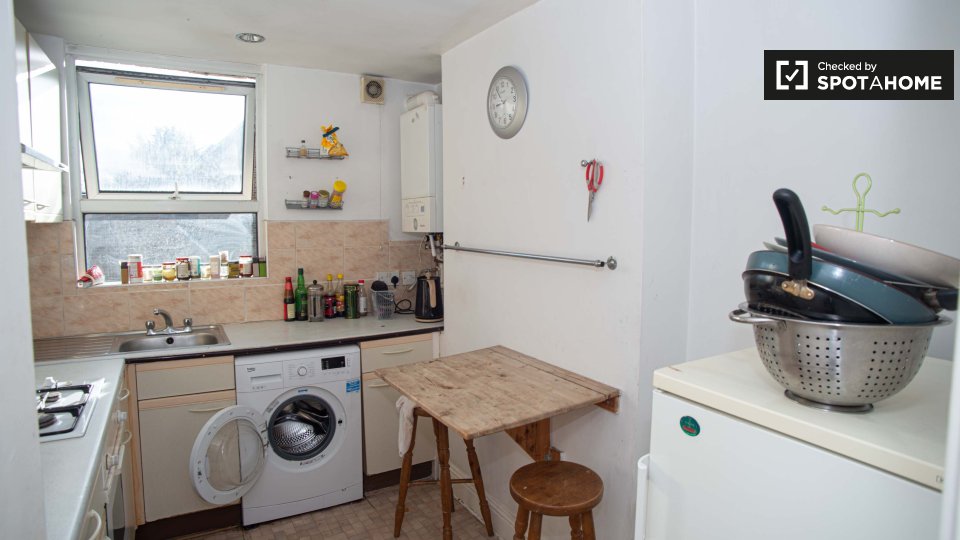 Double room London, 3 beds — photo 7