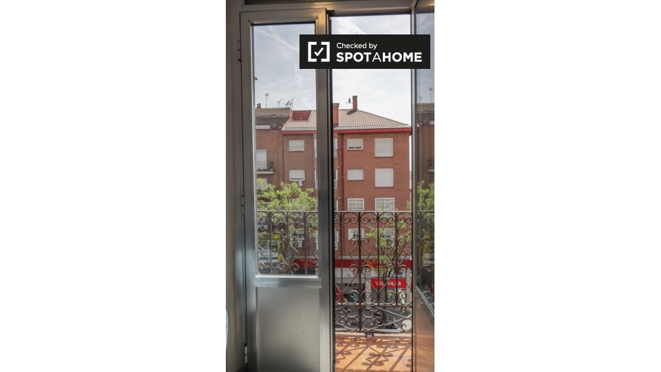 Double room Madrid, 5 beds — photo 17