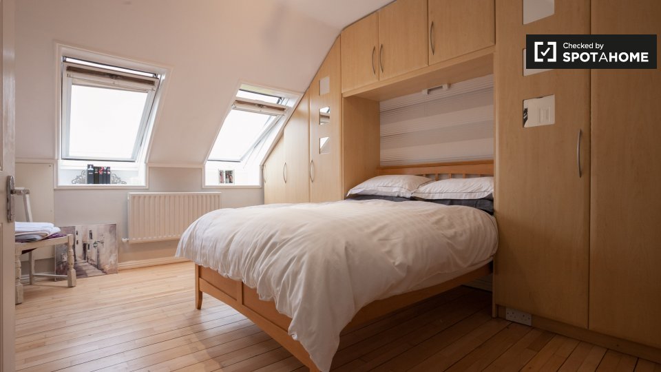 Double room Dublin, 5 beds, 180m² — photo 1