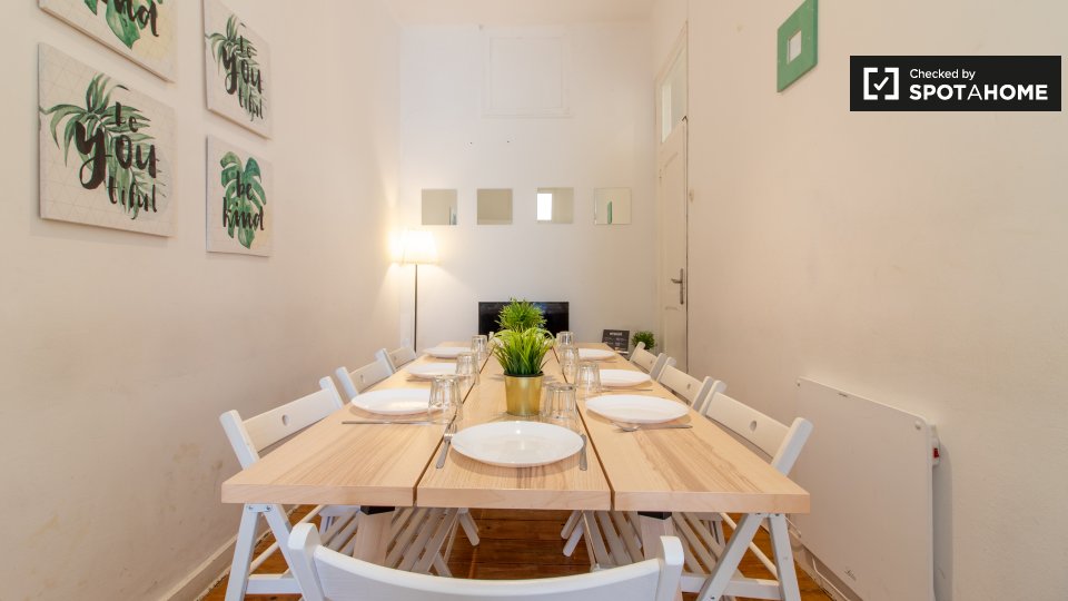 Double room Lisbon, 5 beds, 90m² — photo 4