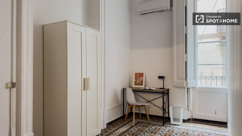 Double room Barcelona, 5 beds — photo 9