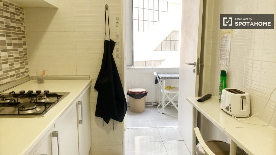 Double room Lisbon, 7 beds — photo 19