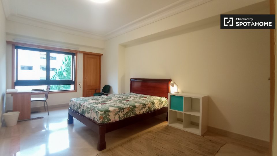 Double room Lisbon, 5 beds, 300m² — photo 1