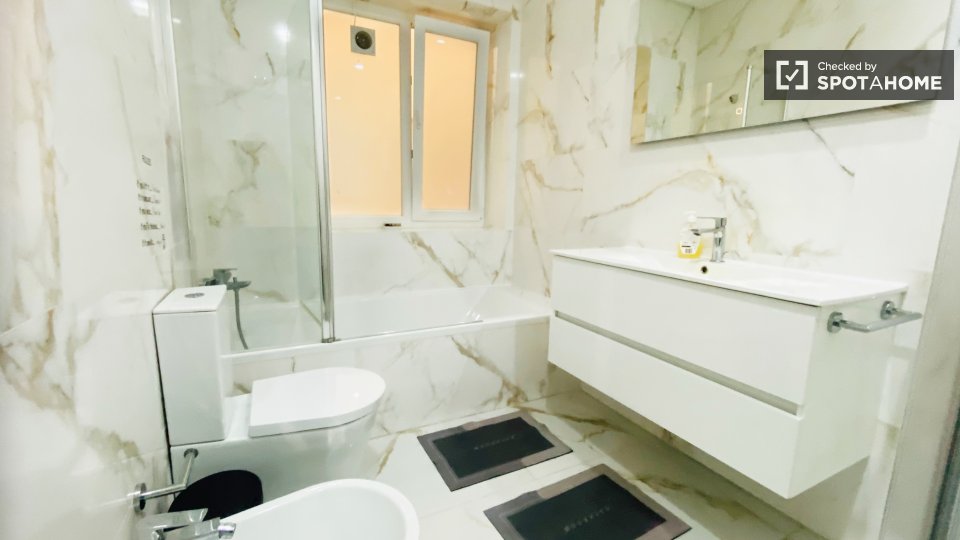 Double room Lisbon, 9 beds — photo 2