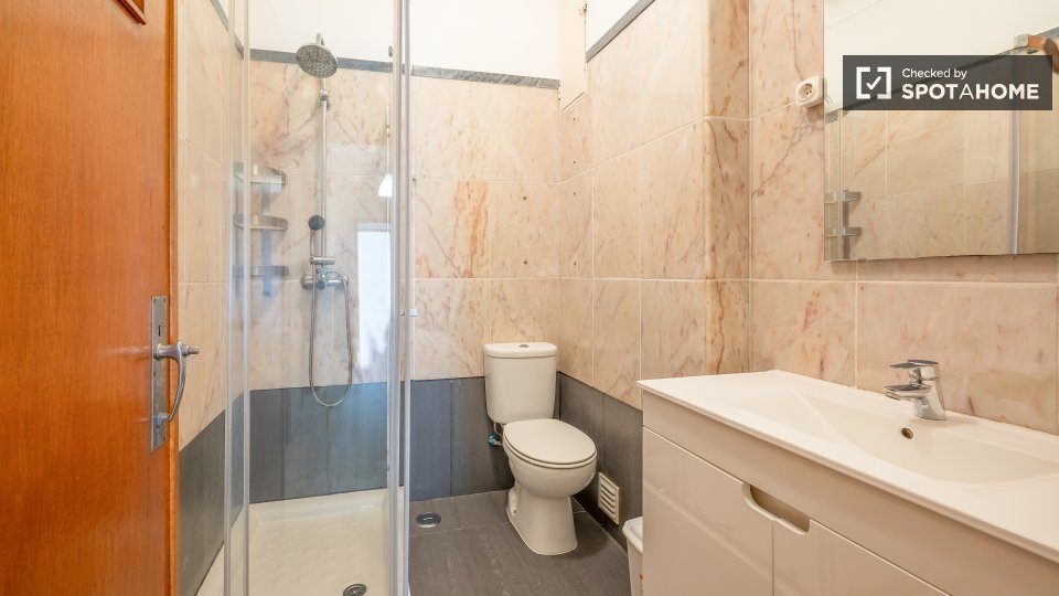 Double room Lisbon, 7 beds — photo 1