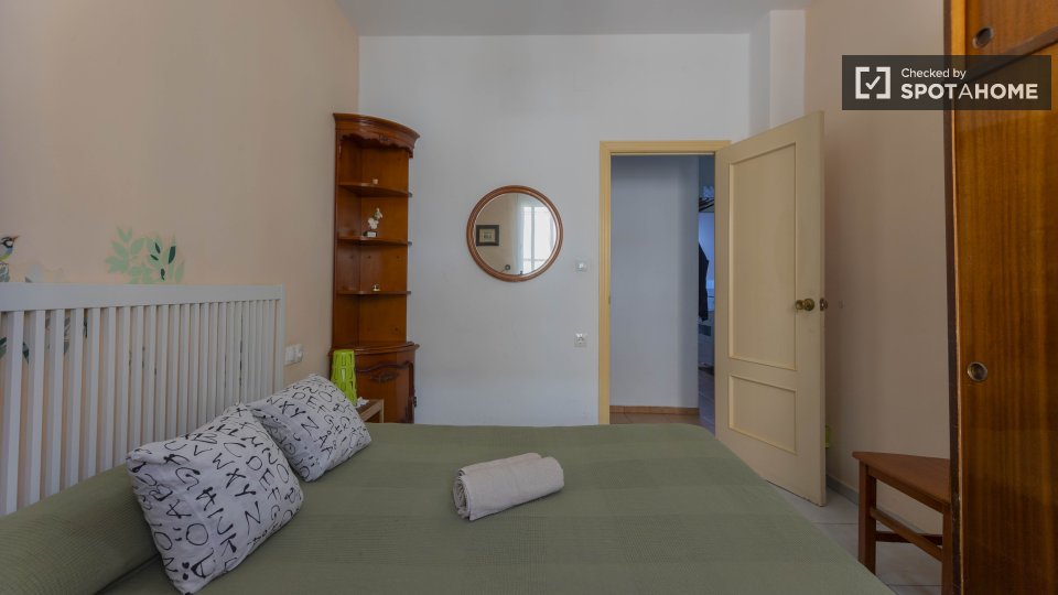 Double room Valencia, 3 beds — photo 32