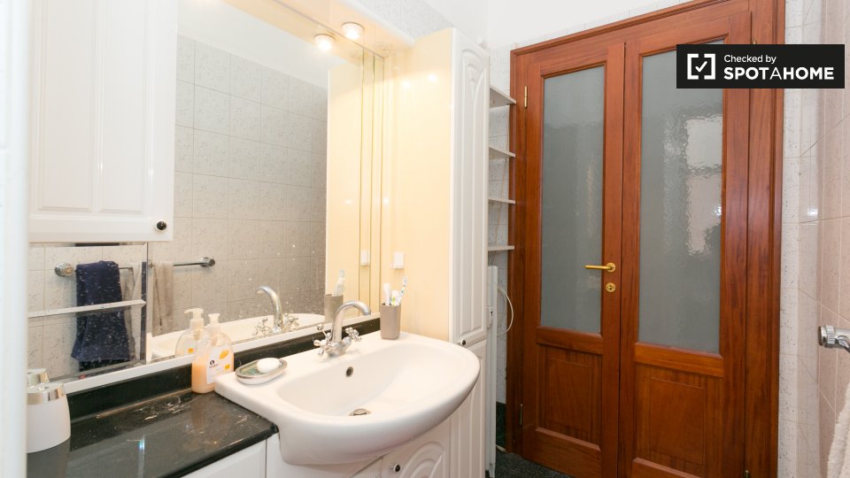Double room Milan, 2 beds, 70m² — photo 15