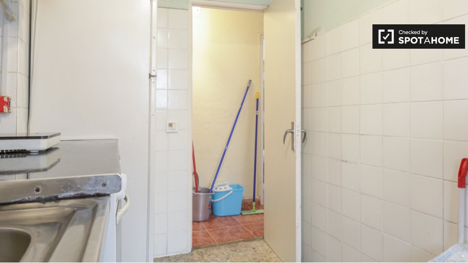 Double room Madrid, 4 beds, 70m² — photo 15