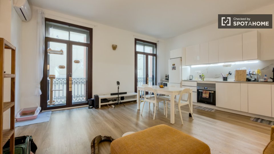 Apartment Barcelona, 1 bed, 92m² — photo 25