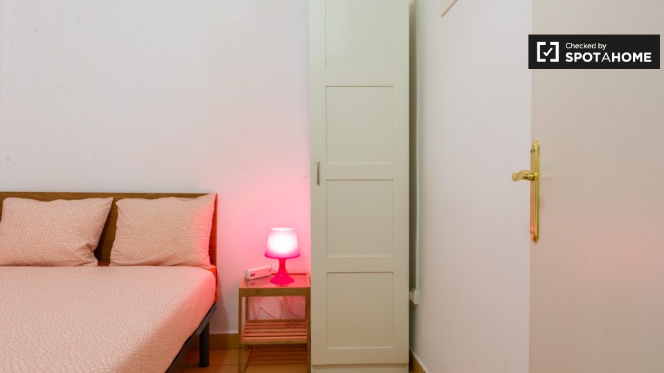 Double room Barcelona, 2 beds, 40m² — photo 2