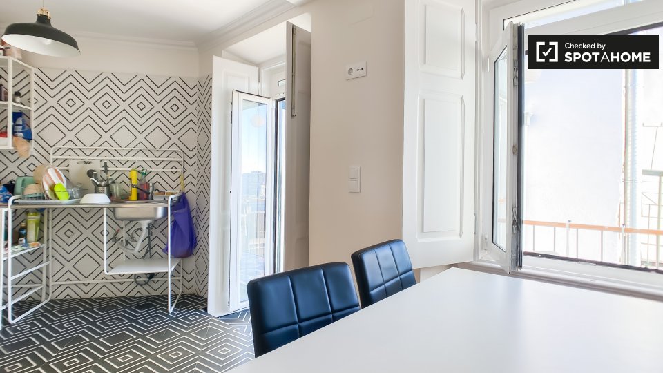 Double room Lisbon, 1 bed — photo 4