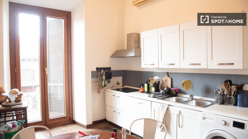 Double room Rome, 3 beds — photo 20
